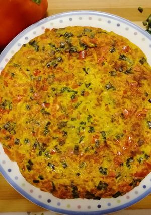 O poză a rețetei Omletă cu ardei și ceapă verde.