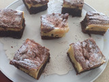 Brownie con cheesecake y dulce de leche