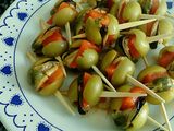 Pinchos de aceitunas con mejillones y morrones