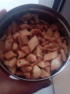 नमक पारे (namak pare recipe in Hindi) रेसिपी मुख्य फोटो