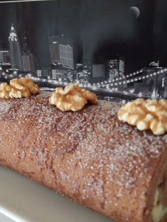Una foto de Brazo gitano de chocolate y crema (bizcocho enrollado)