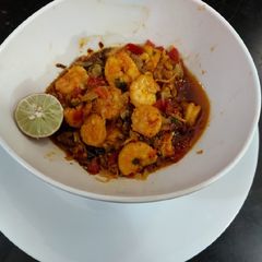 A picture of Prawns with gravy.