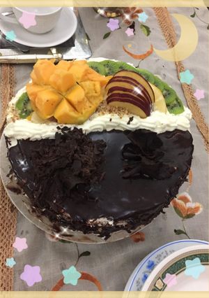 صورة لوصفة كيكة بالفواكه والشوكلاته