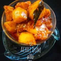 A picture of Achari dum aloo.