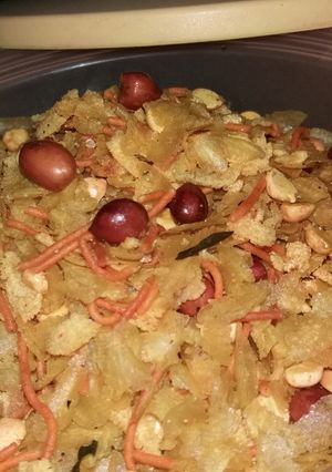 A picture of Homemade chivda.