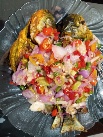 Anti Ribet, Memasak Bawal Bakar Sambal Matah Bahan Sederhana