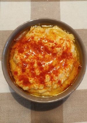 A picture of Hummus.