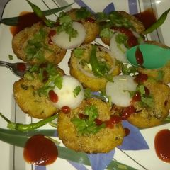 Semolina potato vada A picture of Semolina potato vada.