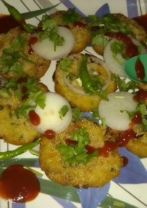 A picture of Semolina potato vada.