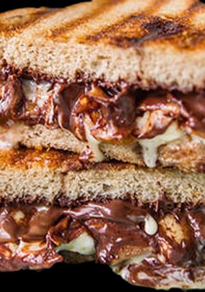 A picture of Chocolate sandwich.