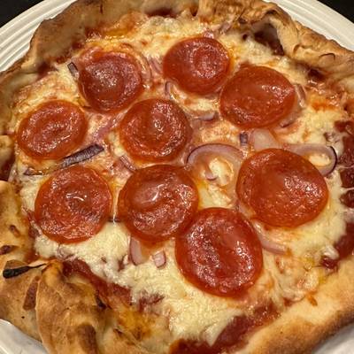 Cast Iron Skillet Pepperoni Pizza — Let's Dish Recipes