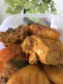 A picture of Healthy Chicken Curry.