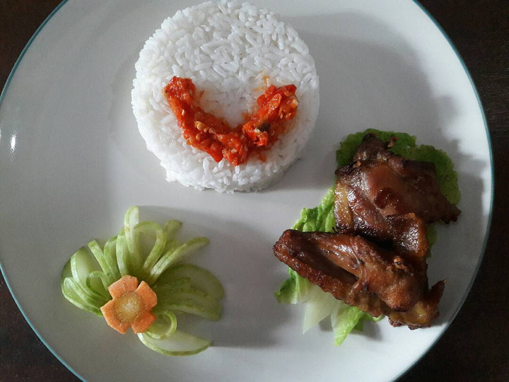 Cara Gampang Menyiapkan Ayam bumbu empal dgn sambal bawang Irit Untuk Jualan