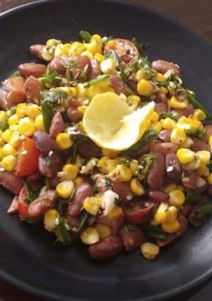 राजमा और स्वीट कॉर्न सलाद (rajma aur sweet corn salad recipe in Hindi) रेसिपी मुख्य फोटो