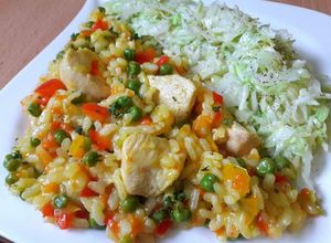 O poză a rețetei Pilaf de orez cu pui și legume.