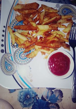 عکسی از دستور سیب زمینی سوخاری💚💛به روش حورا💖💖