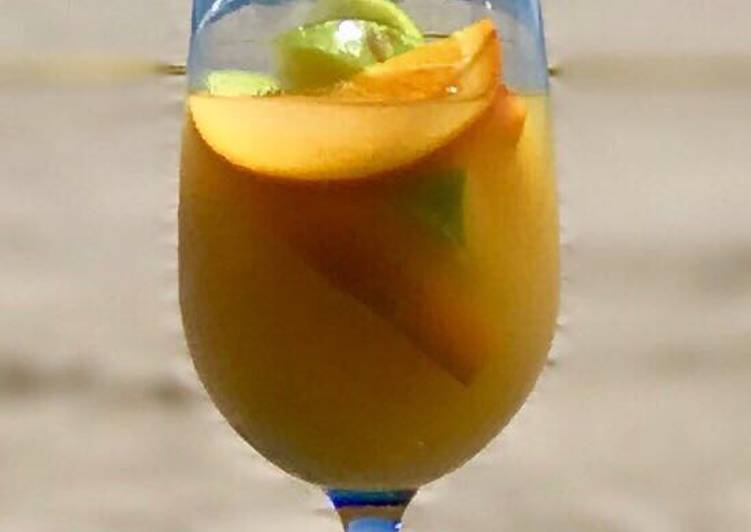 Sangría de Pisco sour de frutas