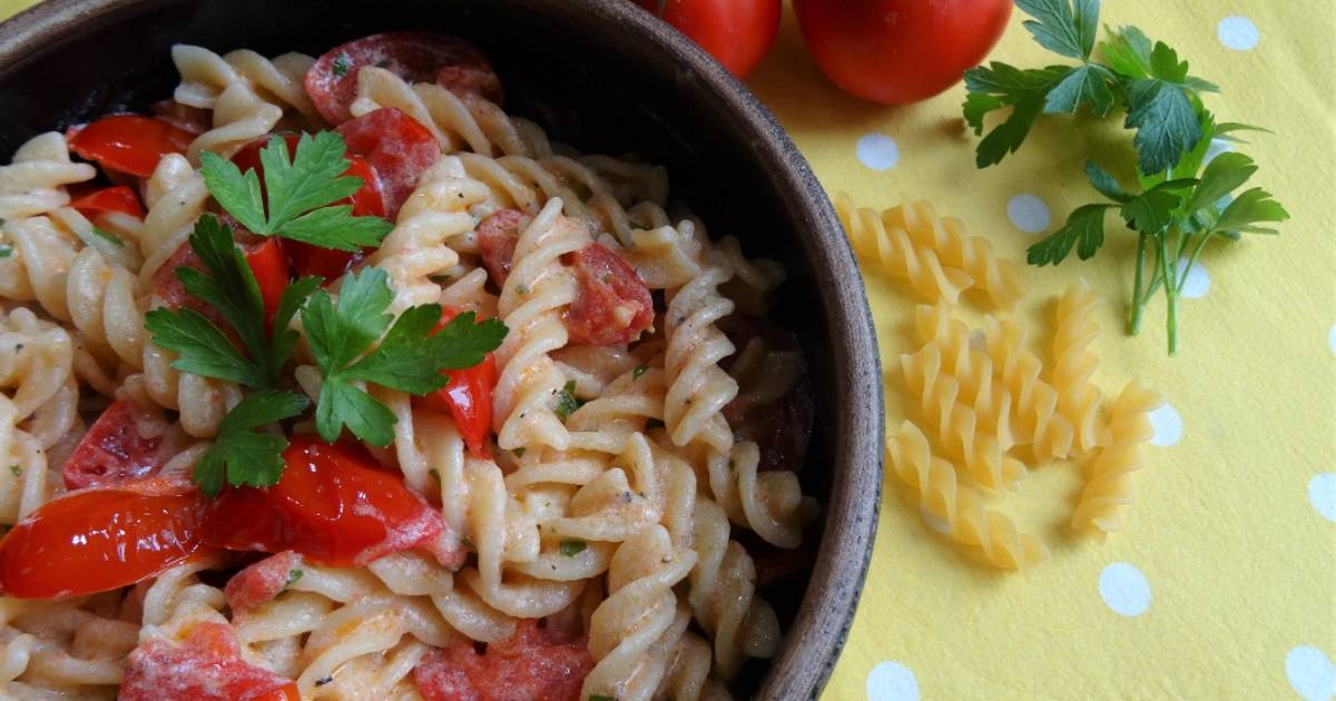 Tomato & Herb Pasta Recipe by The Credit Crunch Cooke (Sarah Winkle
