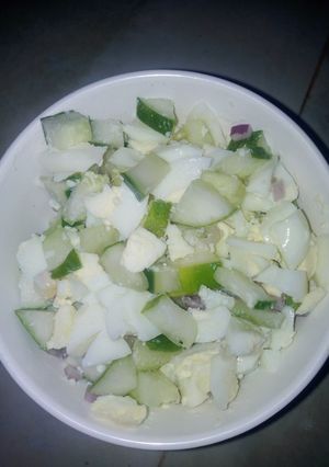 A picture of Cucumber and egg.
