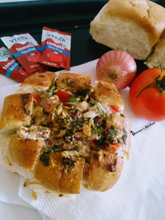 ચીઝ ગાર્લિક મસાલા પાવ (Cheese Garlic Masala Pav Recipe In Gujarati) રેસીપી મુખ્ય ફોટો