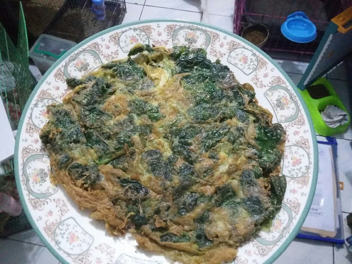 Ternyata begini loh! Resep buat Telur Dadar Bayam Kornet  gurih