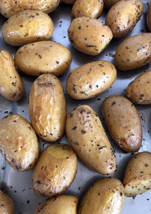 A picture of Mint and Garlic Roast Baby Potatoes.