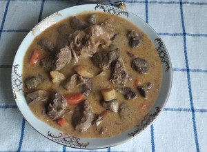 396. Vegyes belsőség levese tejfölösen sok zöldséggel ! recept fotója