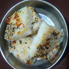 A picture of Rice moong dal idda.