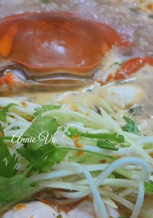 Hình của món Lẩu cua nấu bầu.