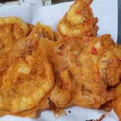 A picture of Peyek Udang Khas Resto Padang.