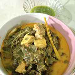 รูปของ 07. Sayur daun singkong ayam favorit suami