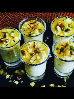 मॅंगो ड्रायफ्रूट रबडी (mango dryfruit rabdi recipe in marathi) रेसिपी चे मुख्य फोटो