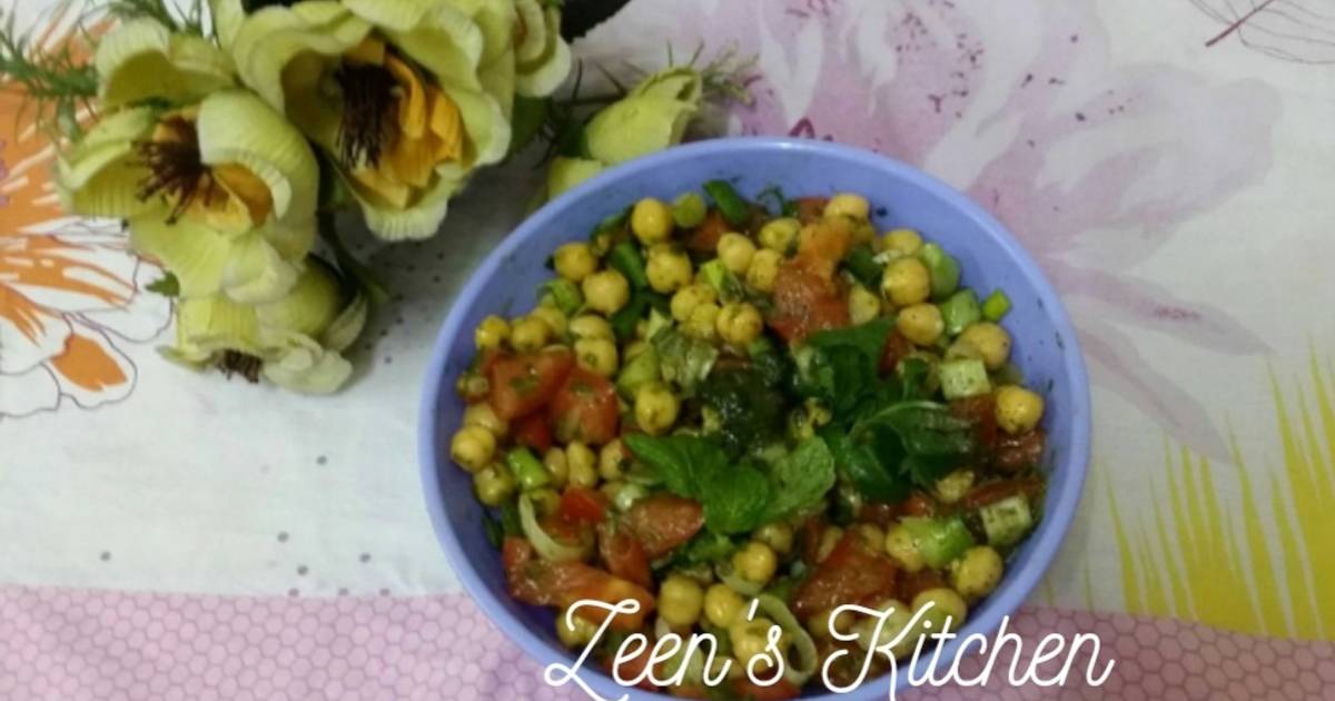 Chickpea Salad With Mint Dressing Recipe By Zma Cookpad