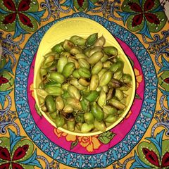 A picture of Green chickpeas ( Holley.