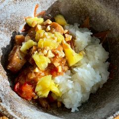 A picture of Sweet & Salty Pineapple Chicken 🍍 🐓.