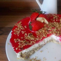 A picture of Cranberry & Strawberry oatie cheesecake.