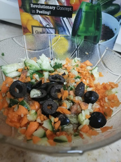A picture of 3 color Salad🥗.