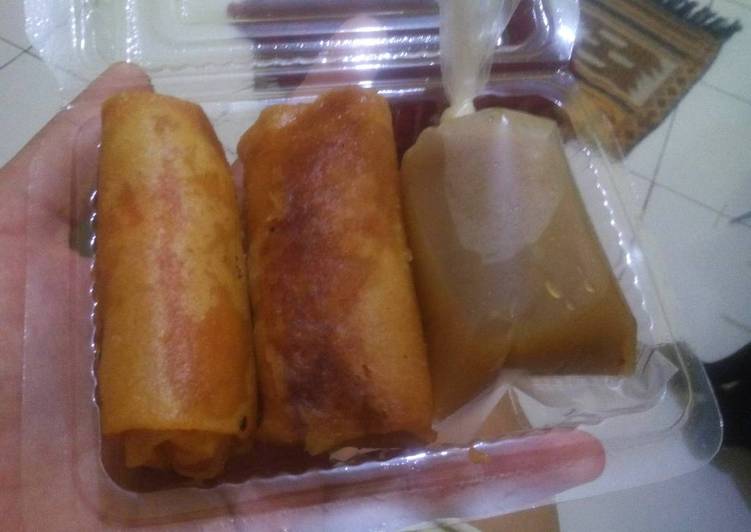 Lumpia isi seblak
