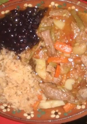 Una foto de Carne de res con EJOTES en Chile morita