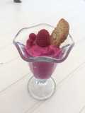 Helado de pitaya o fruta de dragón