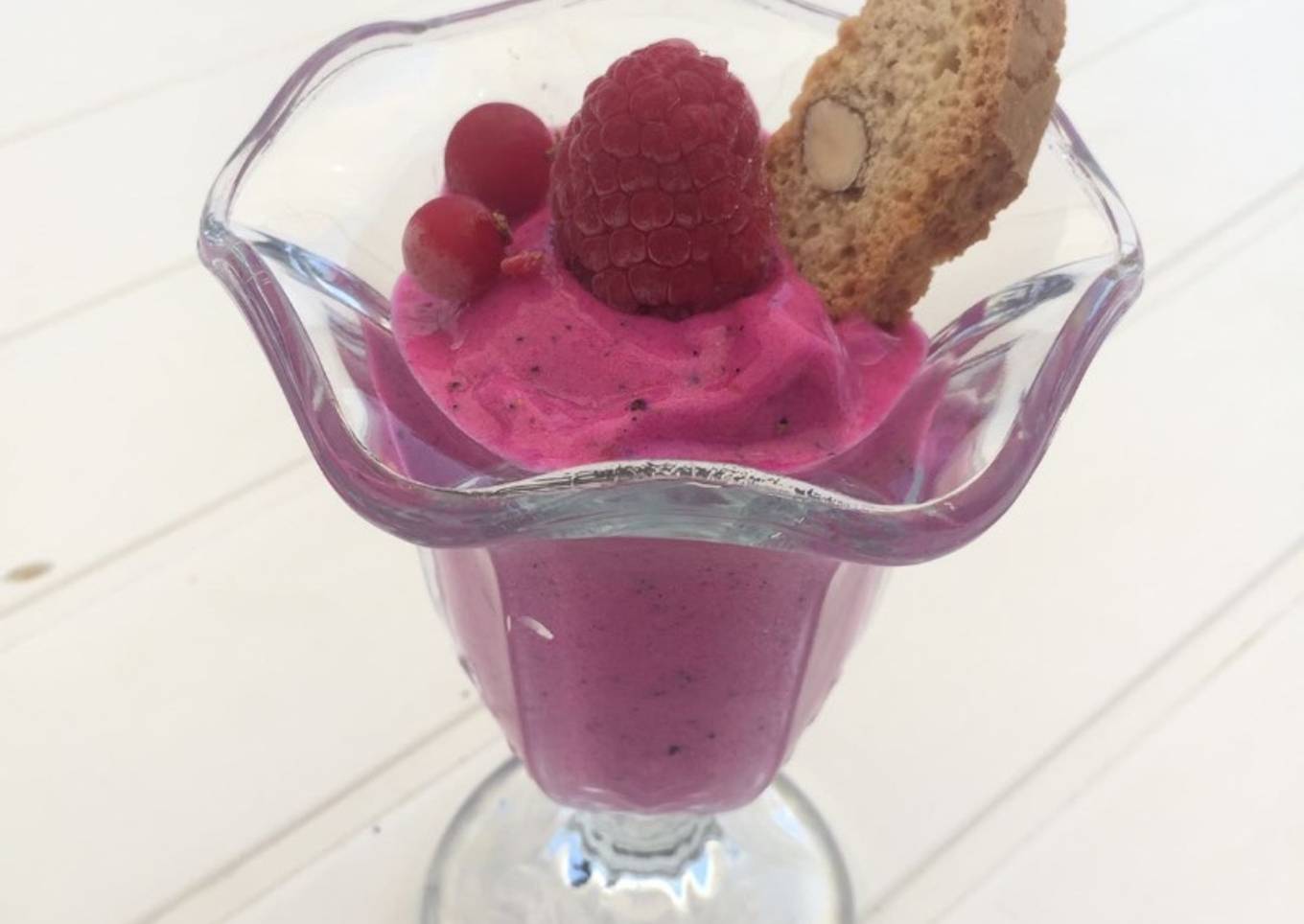 Helado de pitaya o fruta de dragón