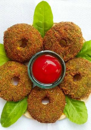 A picture of Potato spinach Donuts..