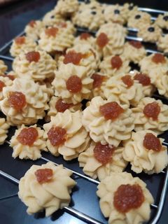 Foto resep Kue Semprit mawar klasik