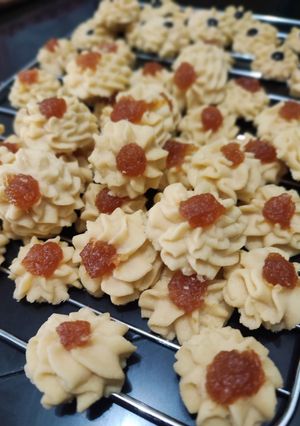 Foto resep Kue Semprit mawar klasik