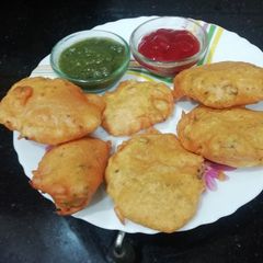A picture of Potato pakoda.