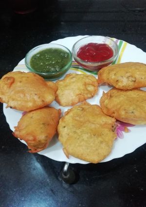 A picture of Potato pakoda.