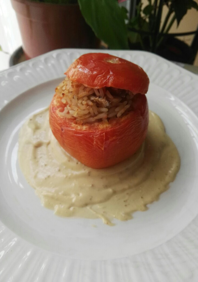 Una foto de Tomate relleno al horno