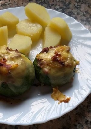 Una foto de Zapallitos rellenos de carne