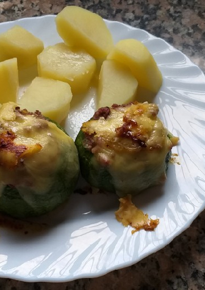 Una foto de Zapallitos rellenos de carne