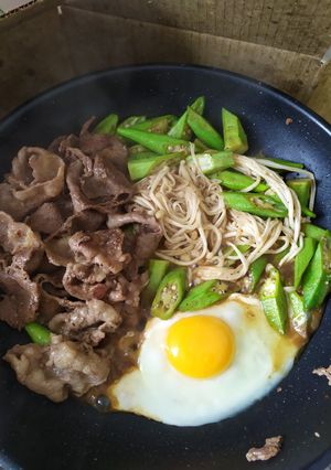 Hình của món Bò nhúng sốt mật ong.